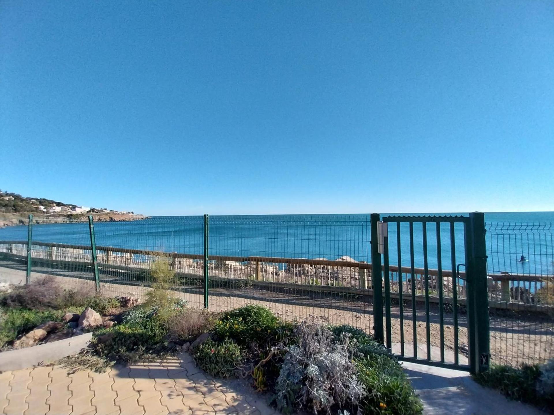 40 M², 1Ere Ligne Mer, Dernier Etage Avec Ascenseur Sète Extérieur photo